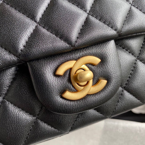 CC TOP HANDLE RECTANGULAR FLAP MINI LAMBSKIN