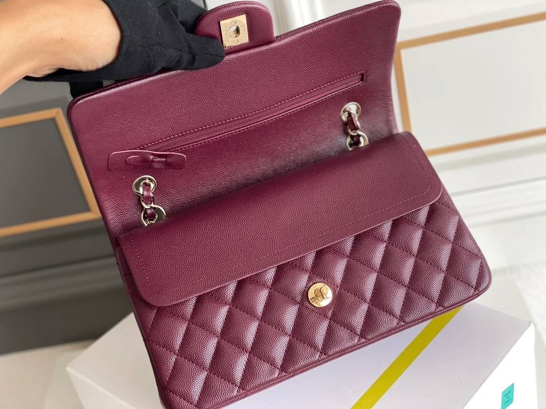 CC FLAP BAG 26 VINO CAVIAR