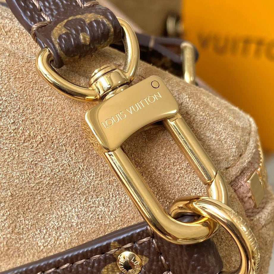 LL EXPRESS TRAVEL CAFÉ