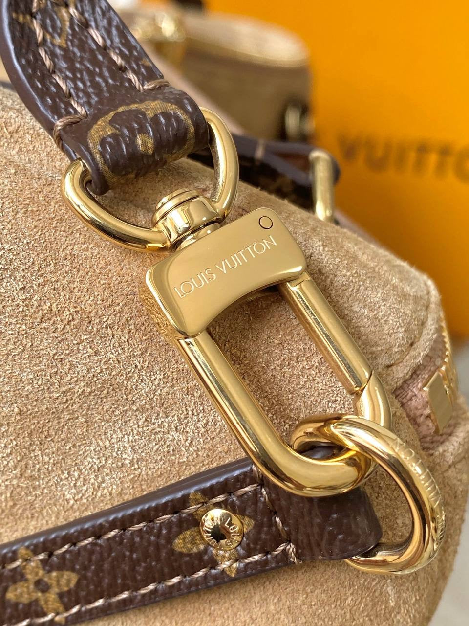 LL EXPRESS TRAVEL CAFÉ