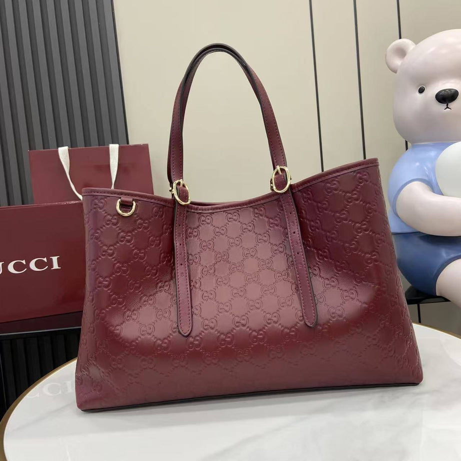 GU EMBLEM LARGE TOTE VINO