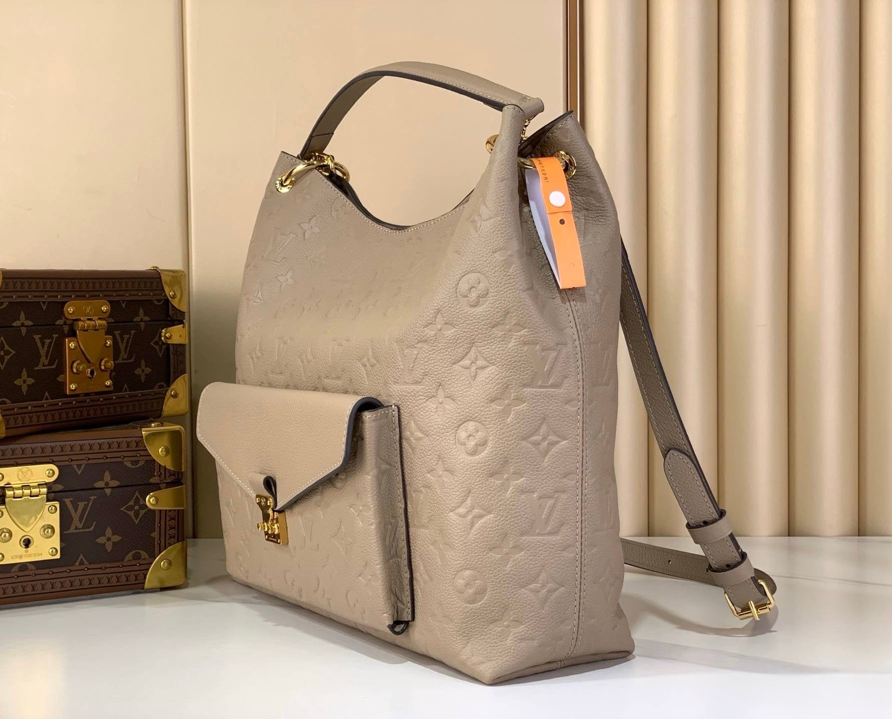 LL HOBO METIS BEIGE