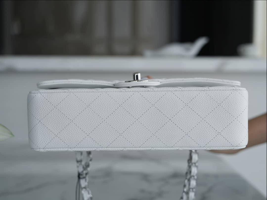 CC FLAP BAG 26 BLANCA CAVIAR