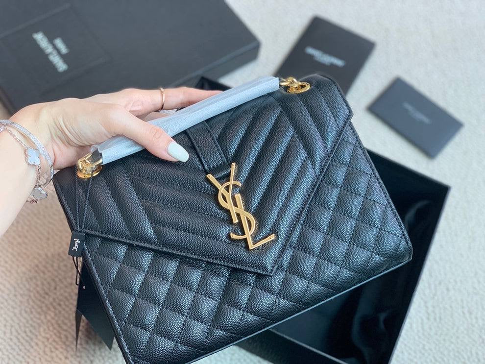 YL ENVELOPE NEGRO CON DORADO