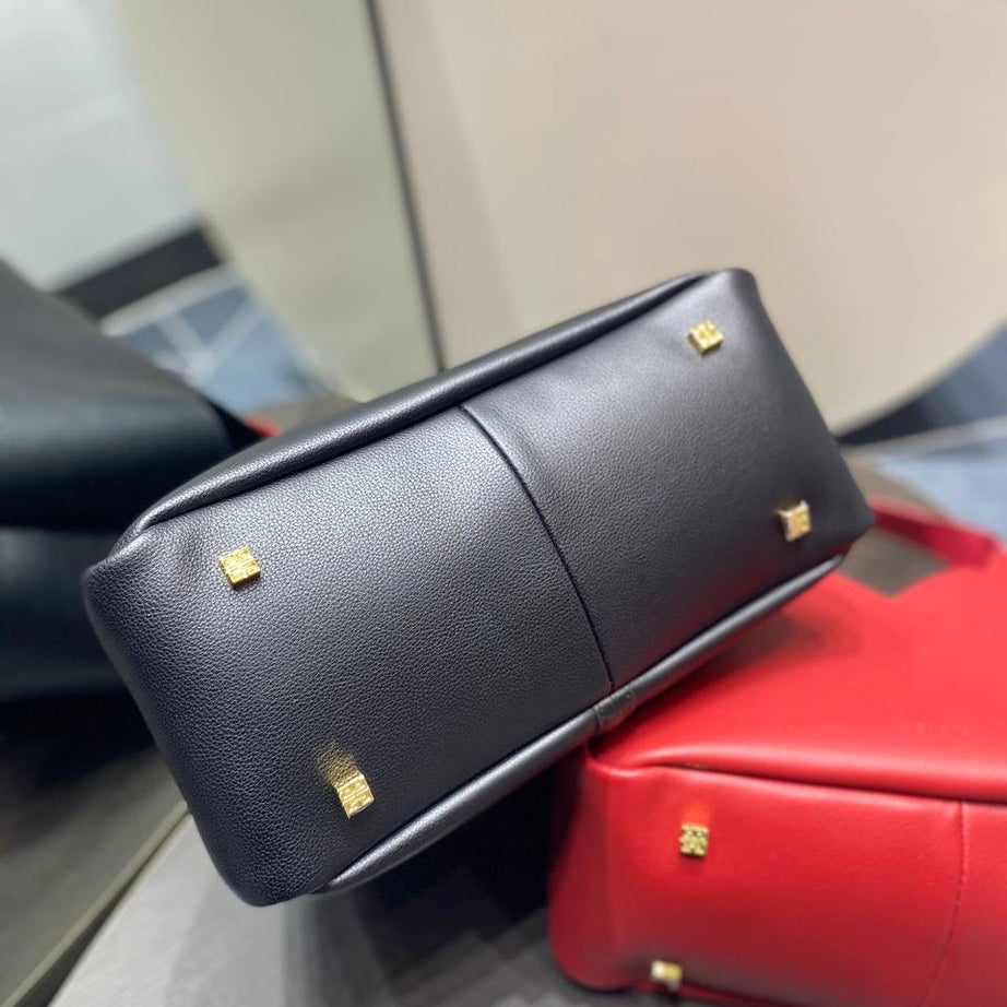 GY G HOBO MEDIUM NEGRO