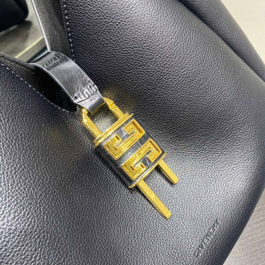 GY G HOBO MEDIUM NEGRO