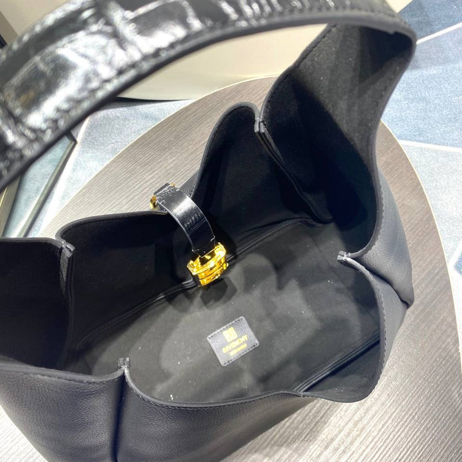 GY G HOBO MEDIUM NEGRO