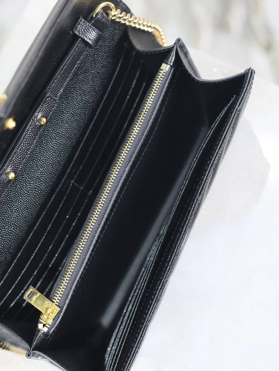 YL WOC NEGRO CON DORADO