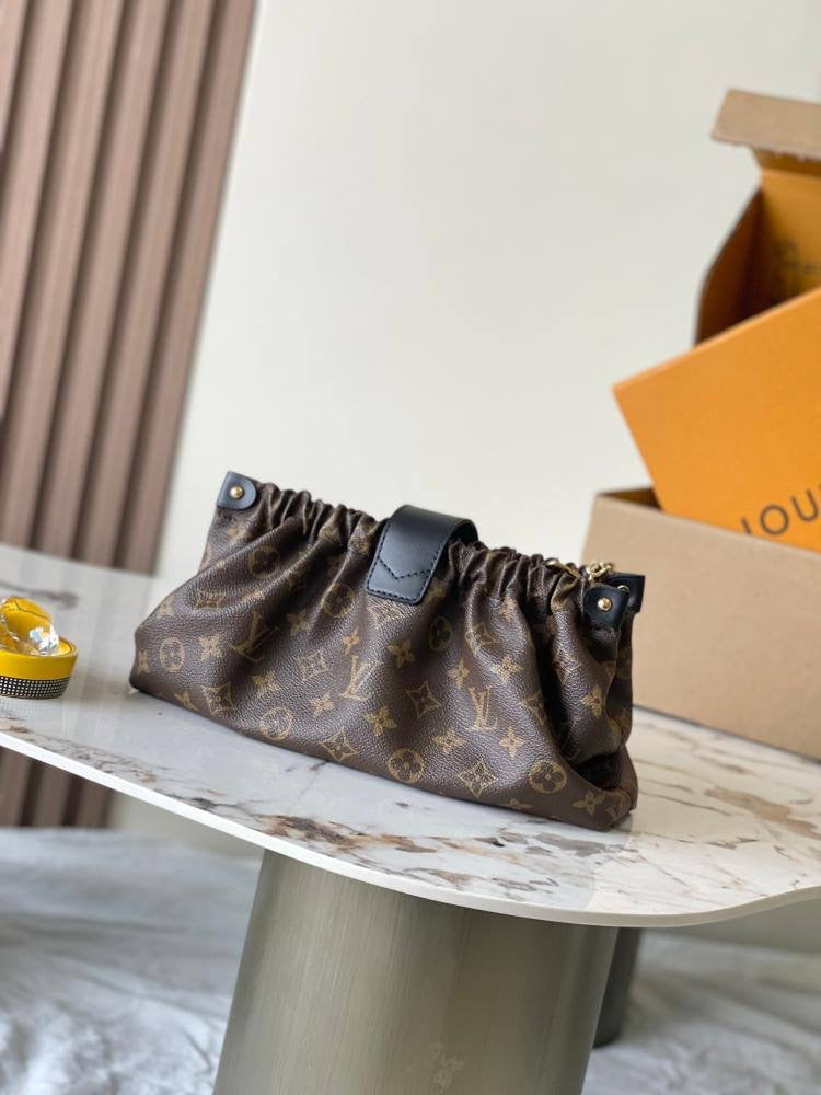 LL POCHETTE SLING PM CAFE