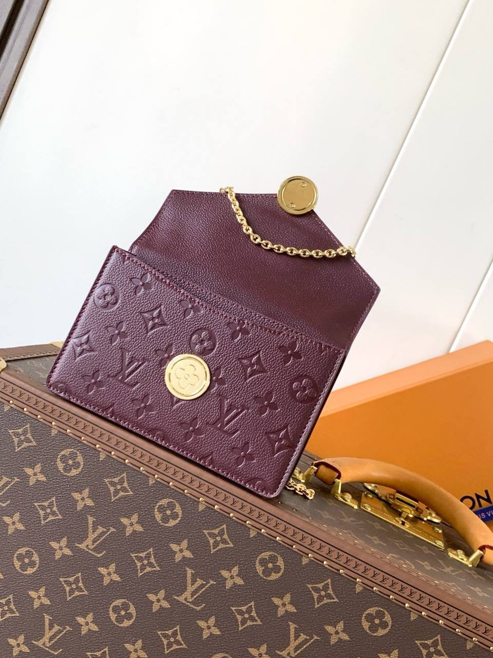 LL ON CHAIN ROSY