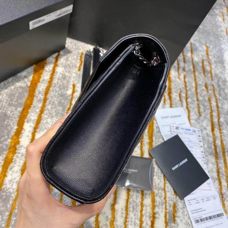 YL ENVELOPE NEGRO CON PLATA