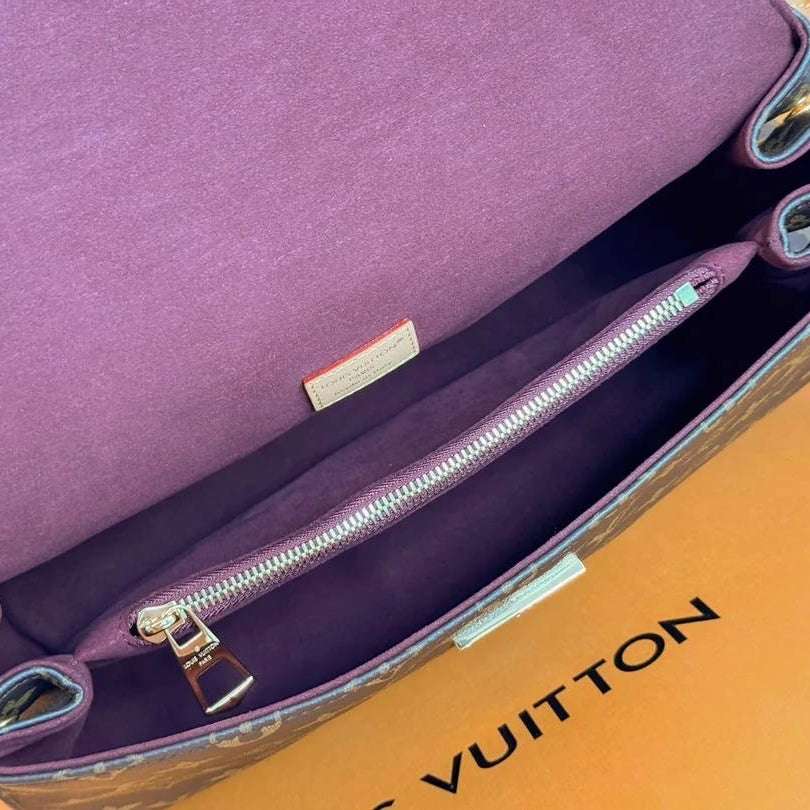 LL HIDE AWAY MM MONOGRAM