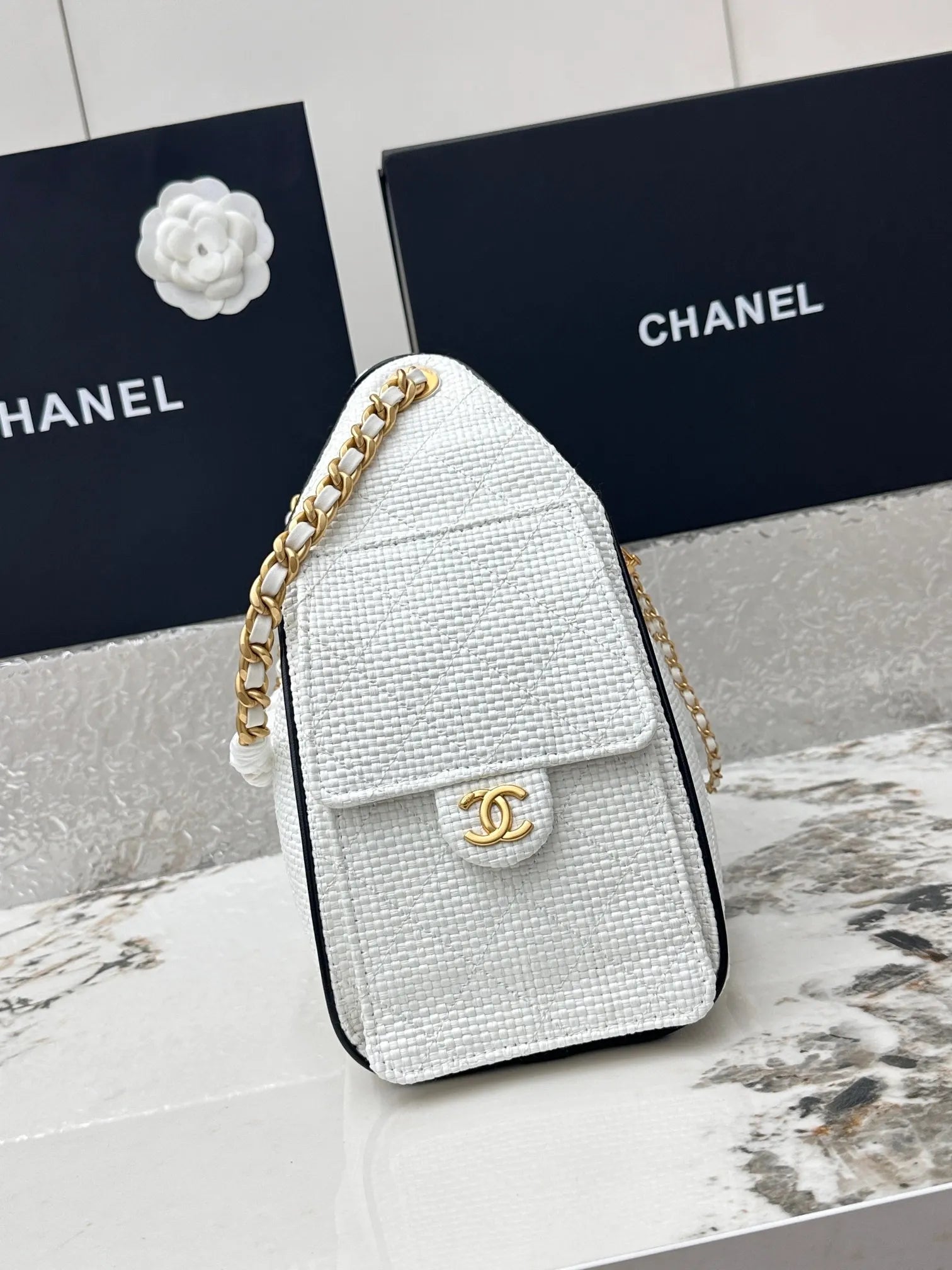 CC 25 PEQUEÑO BLANCA RAFFIA