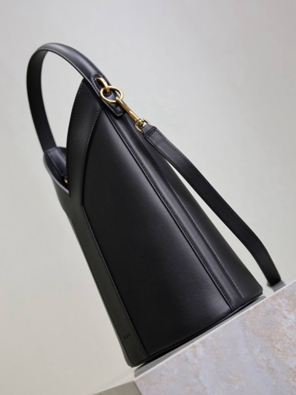 YL Y TOP HANDLE BUCKET