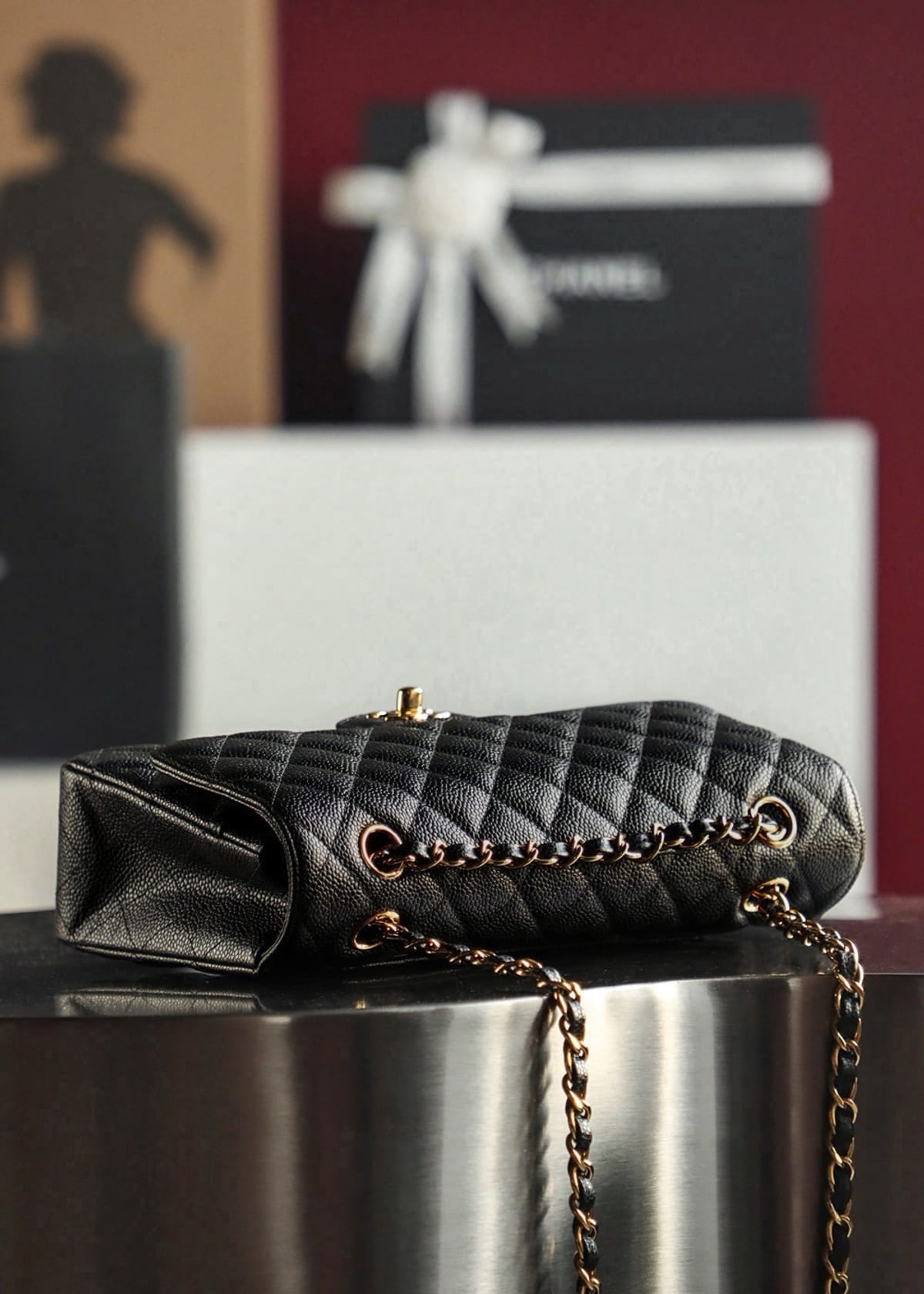 CC CLASSIC 26 FLAP CAVIAR | NEGRO HQ