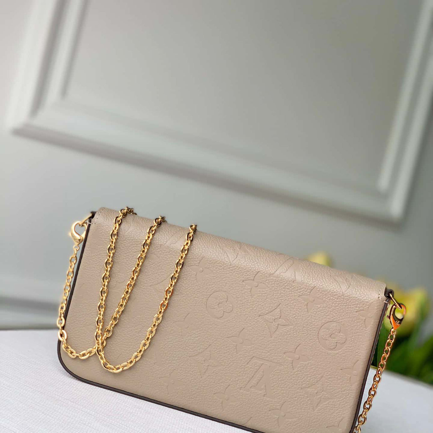 LL POCHETTE FELICE.