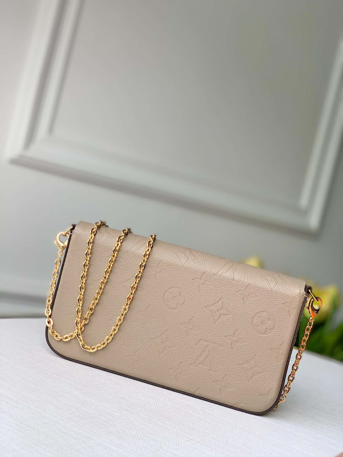 LL POCHETTE FELICE.