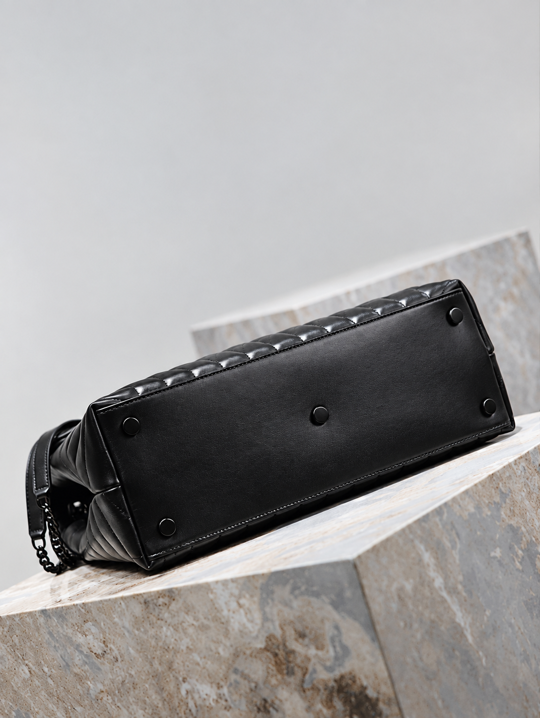 YL LOU LOU MEDIUM | NEGRO TOTAL