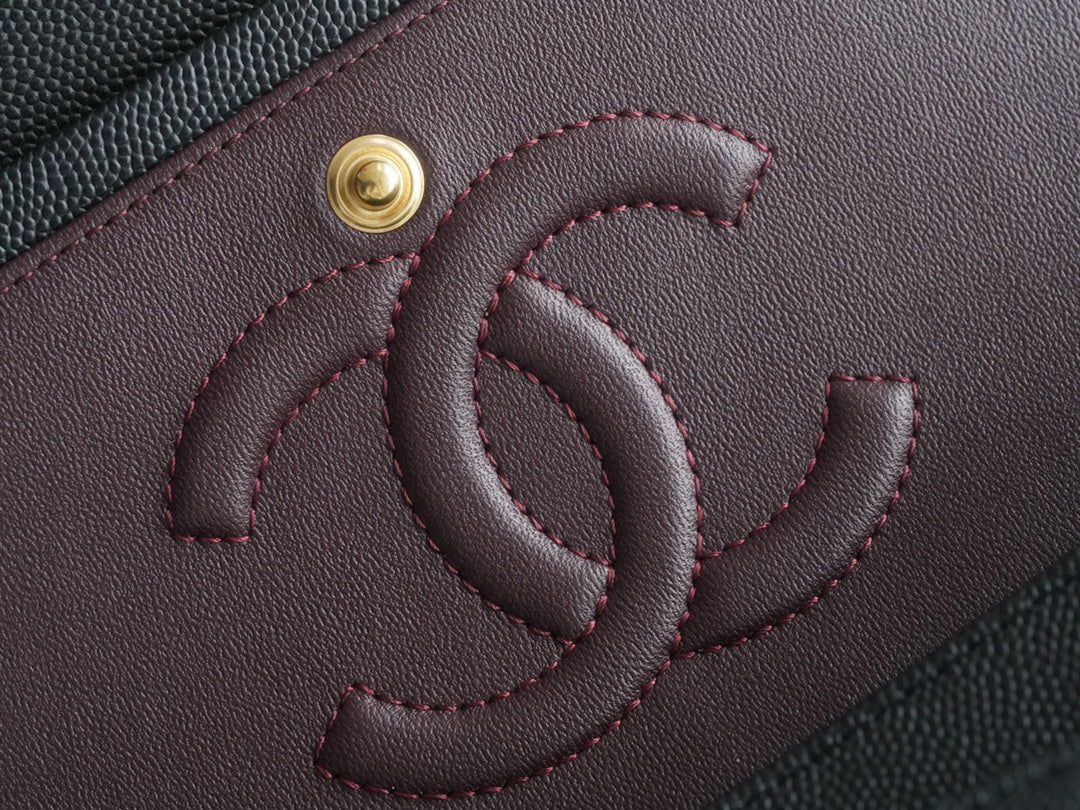CC CLASSIC 26 FLAP CAVIAR | NEGRO HQ
