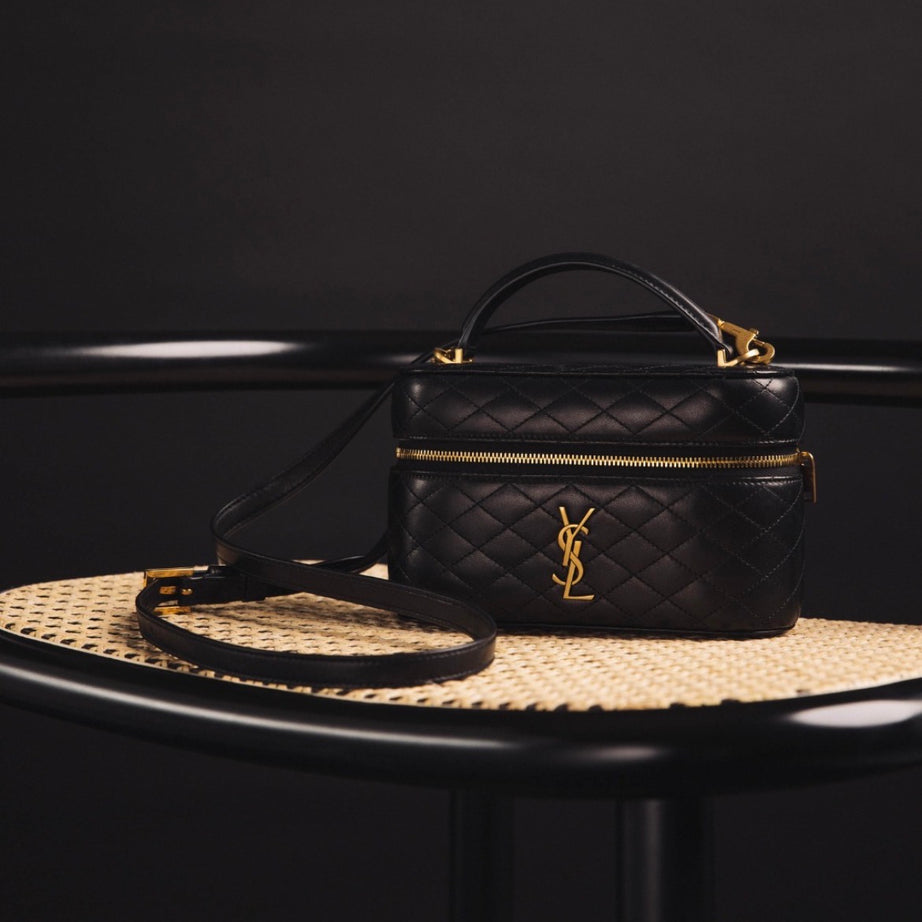 YL GABY VANITY