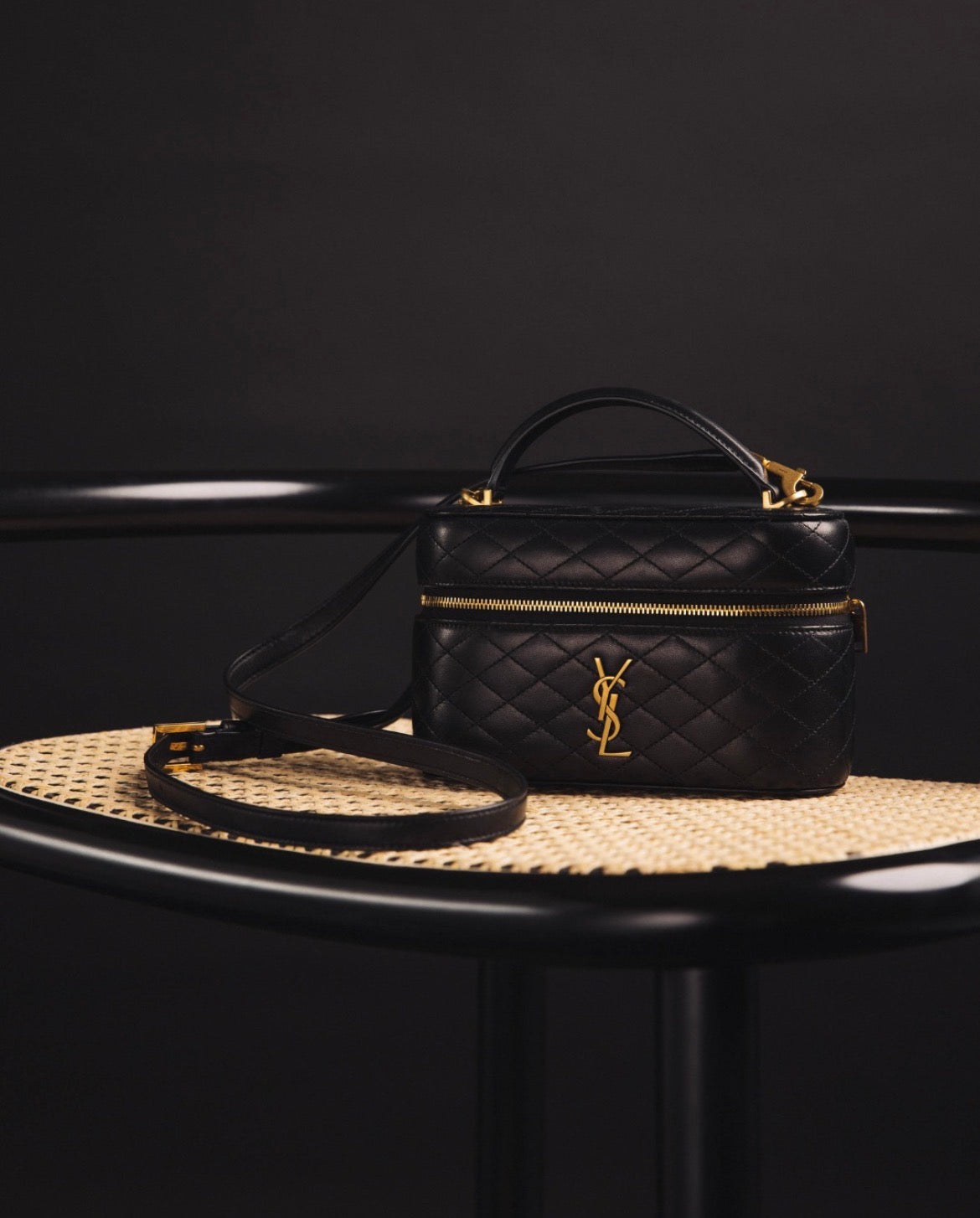 YL GABY VANITY