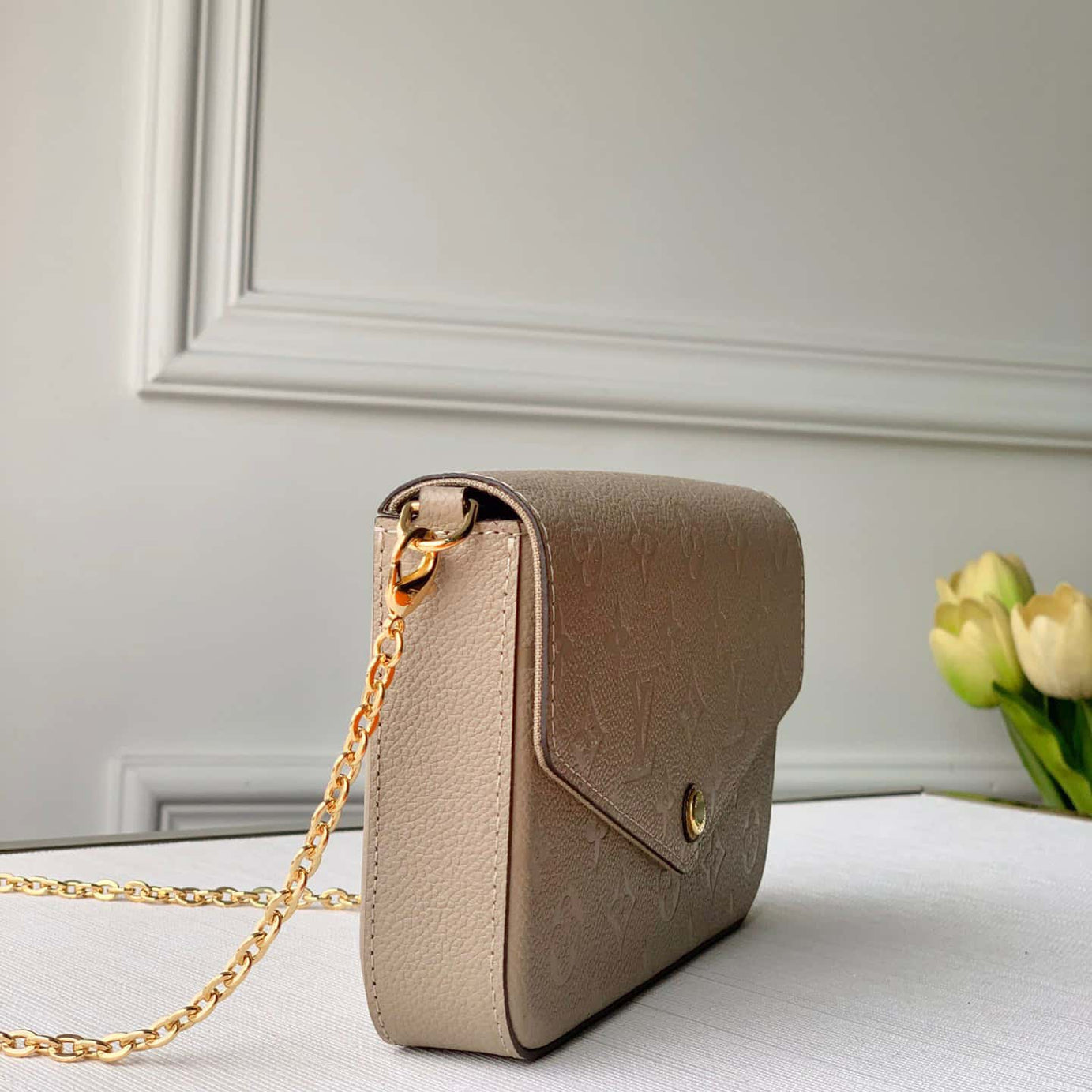 LL POCHETTE FELICE.