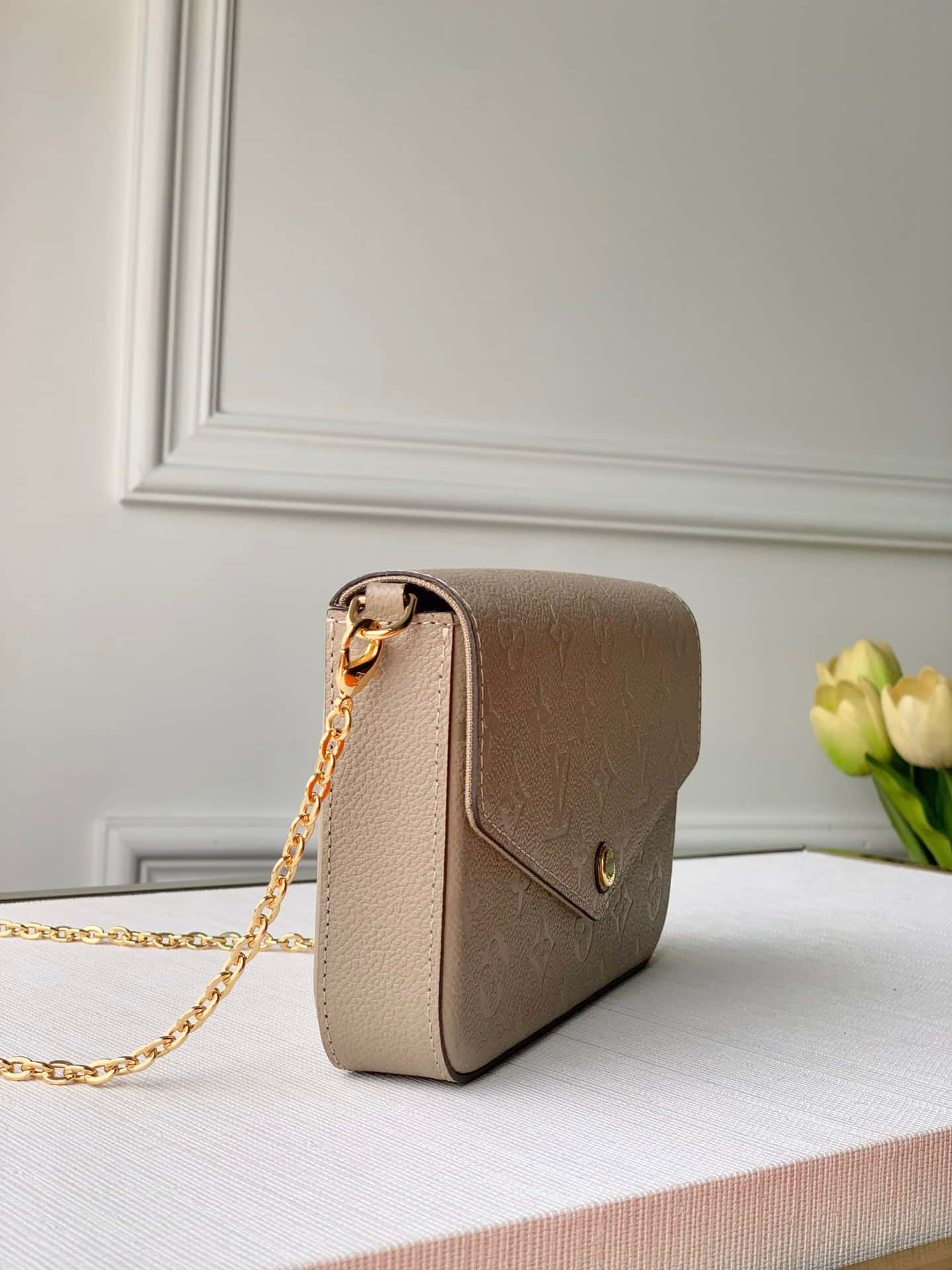 LL POCHETTE FELICE.