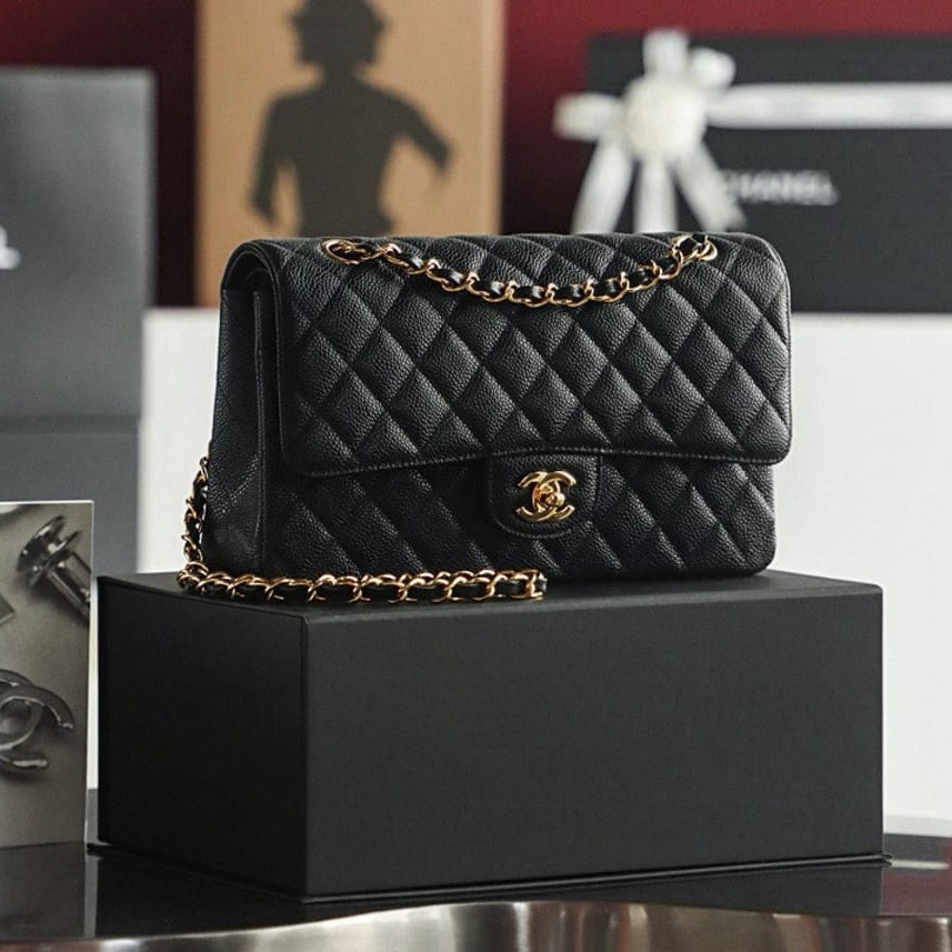 CC CLASSIC 26 FLAP CAVIAR | NEGRO HQ