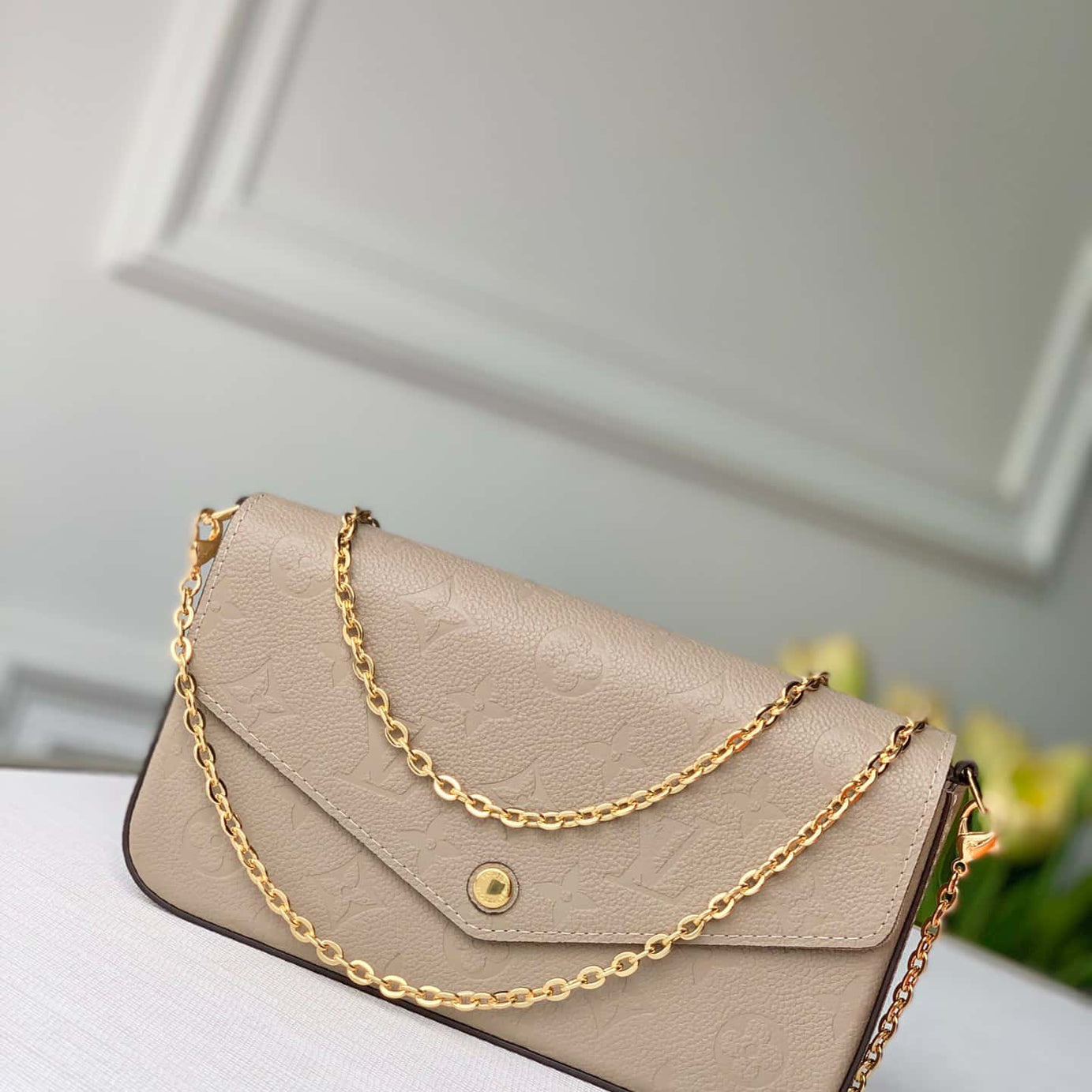 LL POCHETTE FELICE.