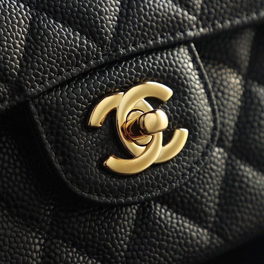 CC CLASSIC 26 FLAP CAVIAR | NEGRO HQ