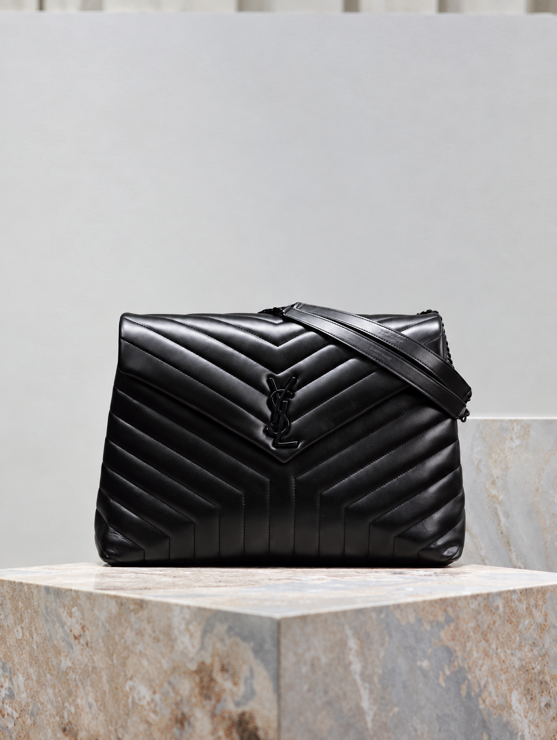 YL LOU LOU MEDIUM | NEGRO TOTAL