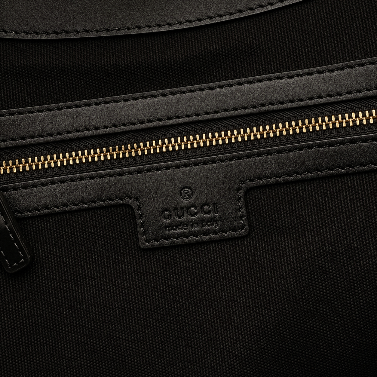 GU EMBLEM LARGE TOTE NEGRO