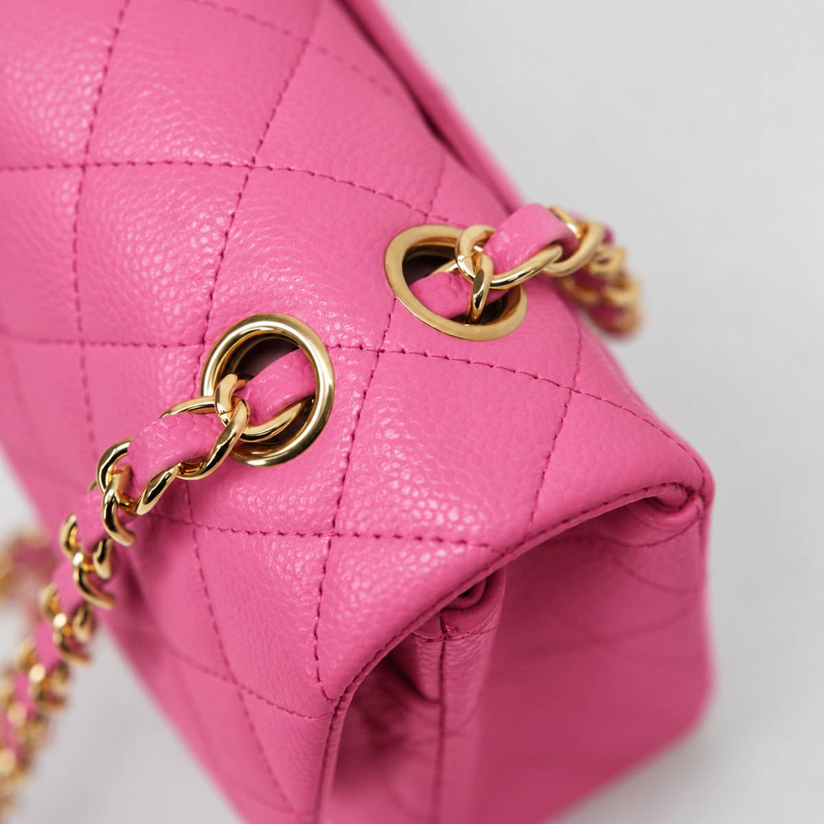 CC CLASSIC 26 FLAP CAVIAR | ROSA HQ