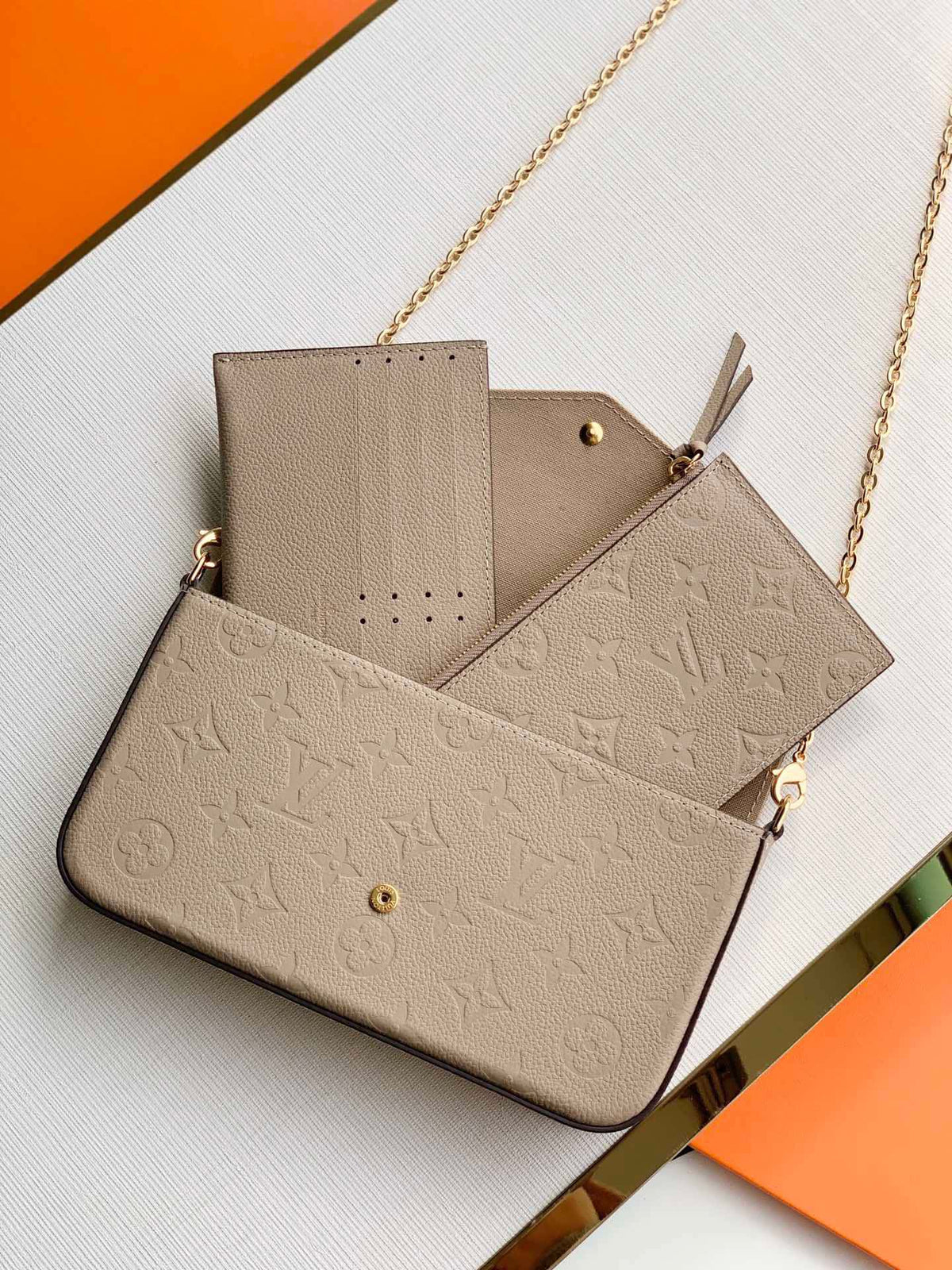 LL POCHETTE FELICE.