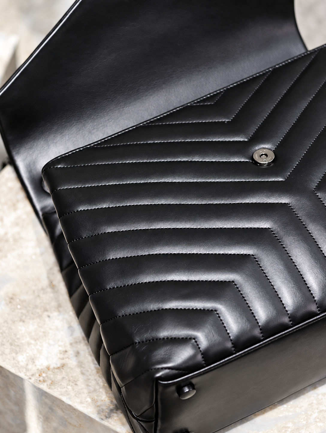 YL LOU LOU MEDIUM | NEGRO TOTAL