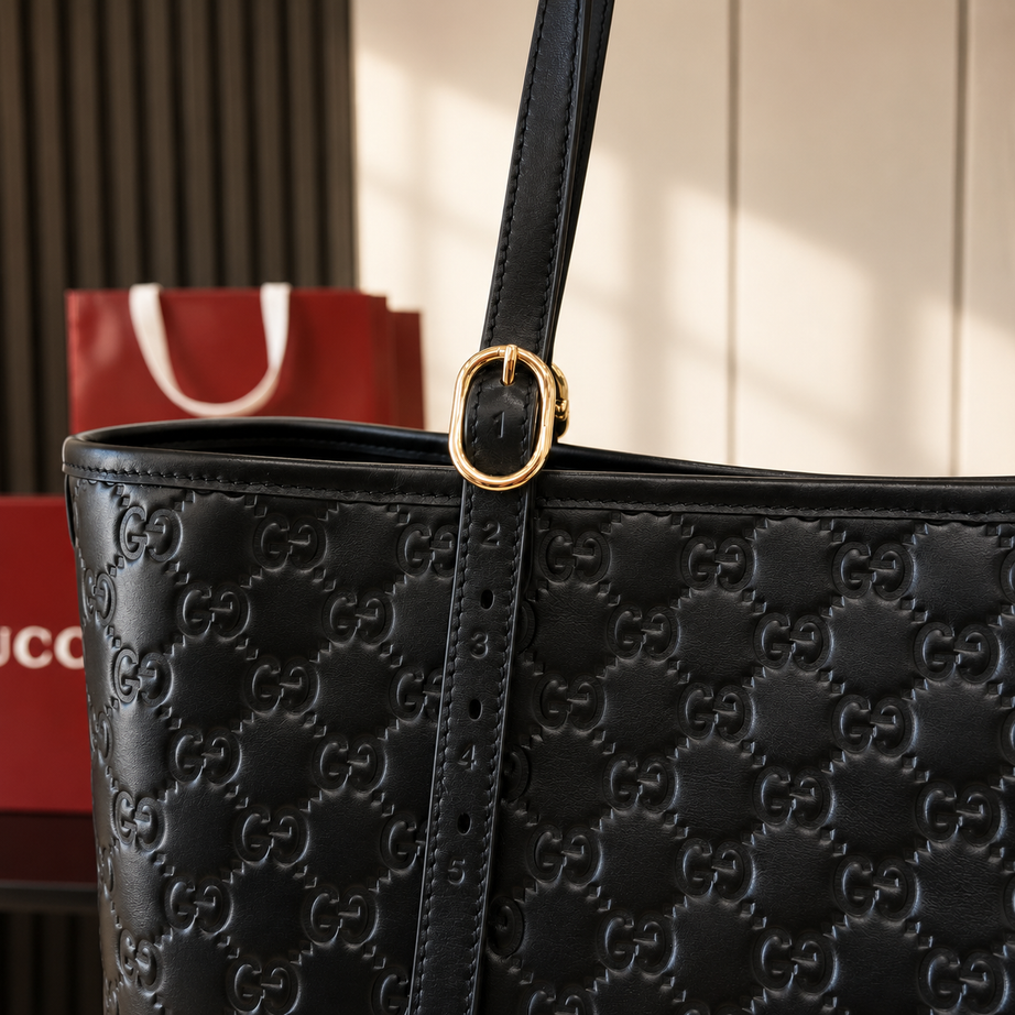 GU EMBLEM LARGE TOTE NEGRO