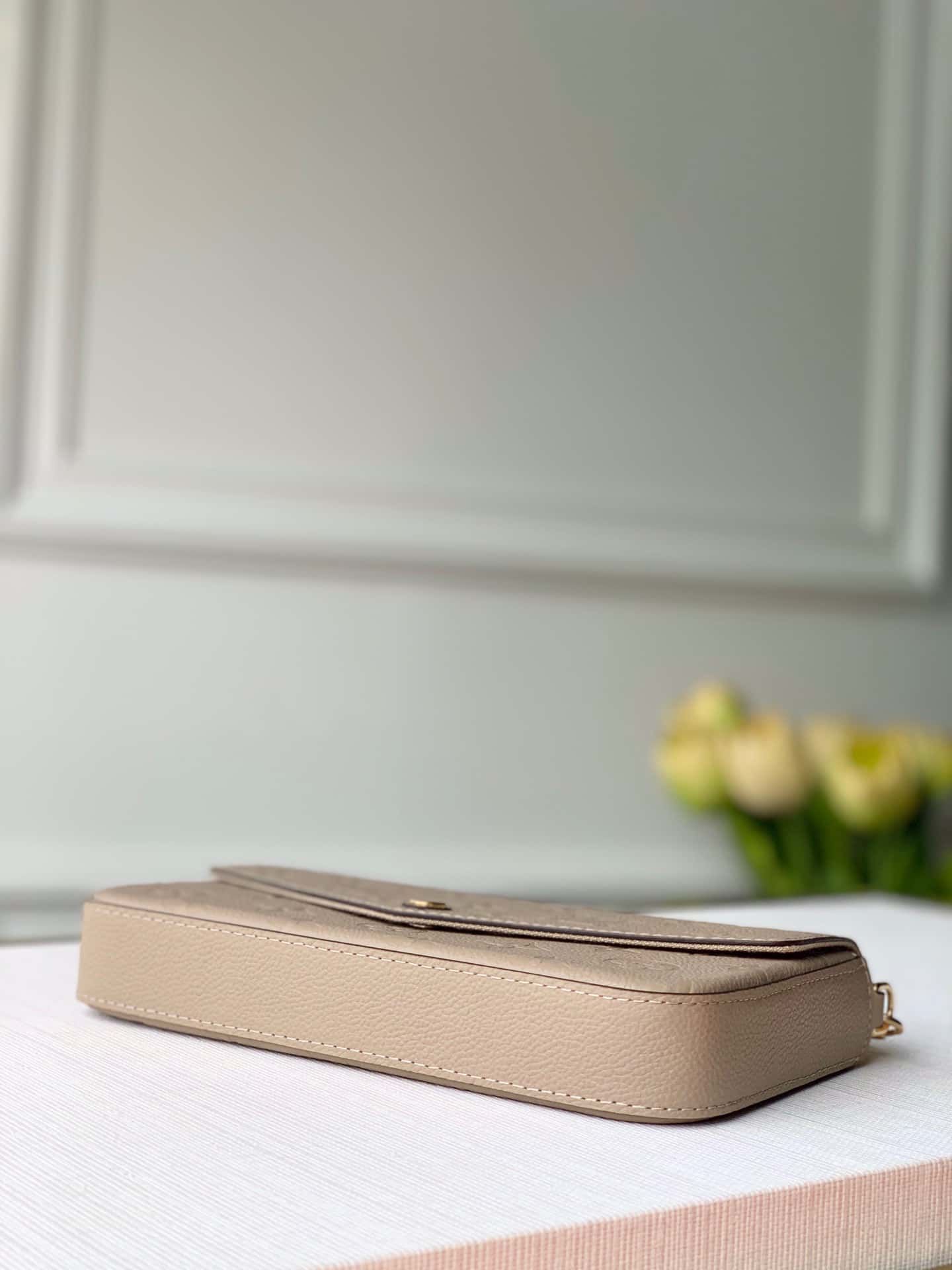 LL POCHETTE FELICE.