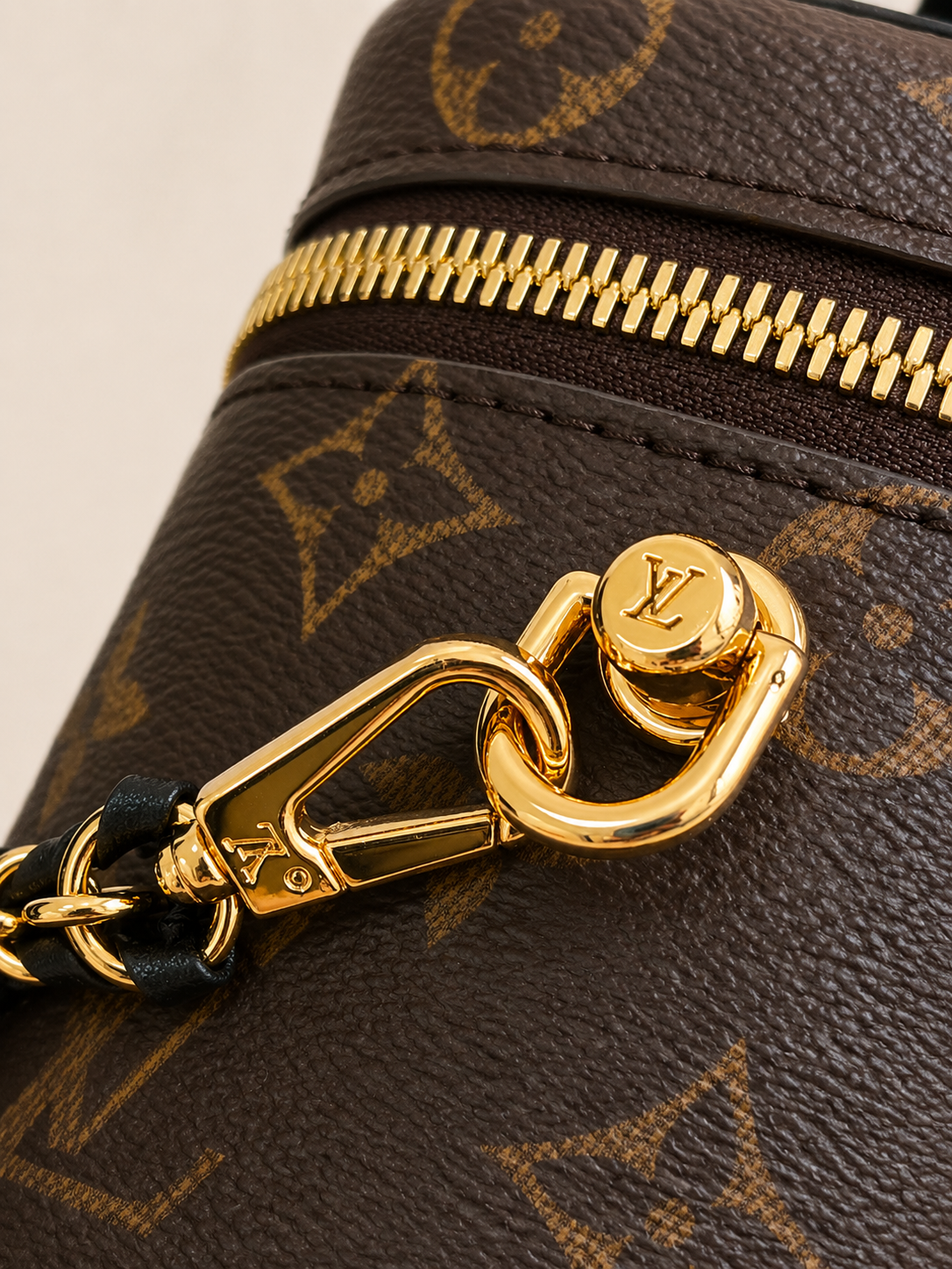 LL VANITY CHAIN