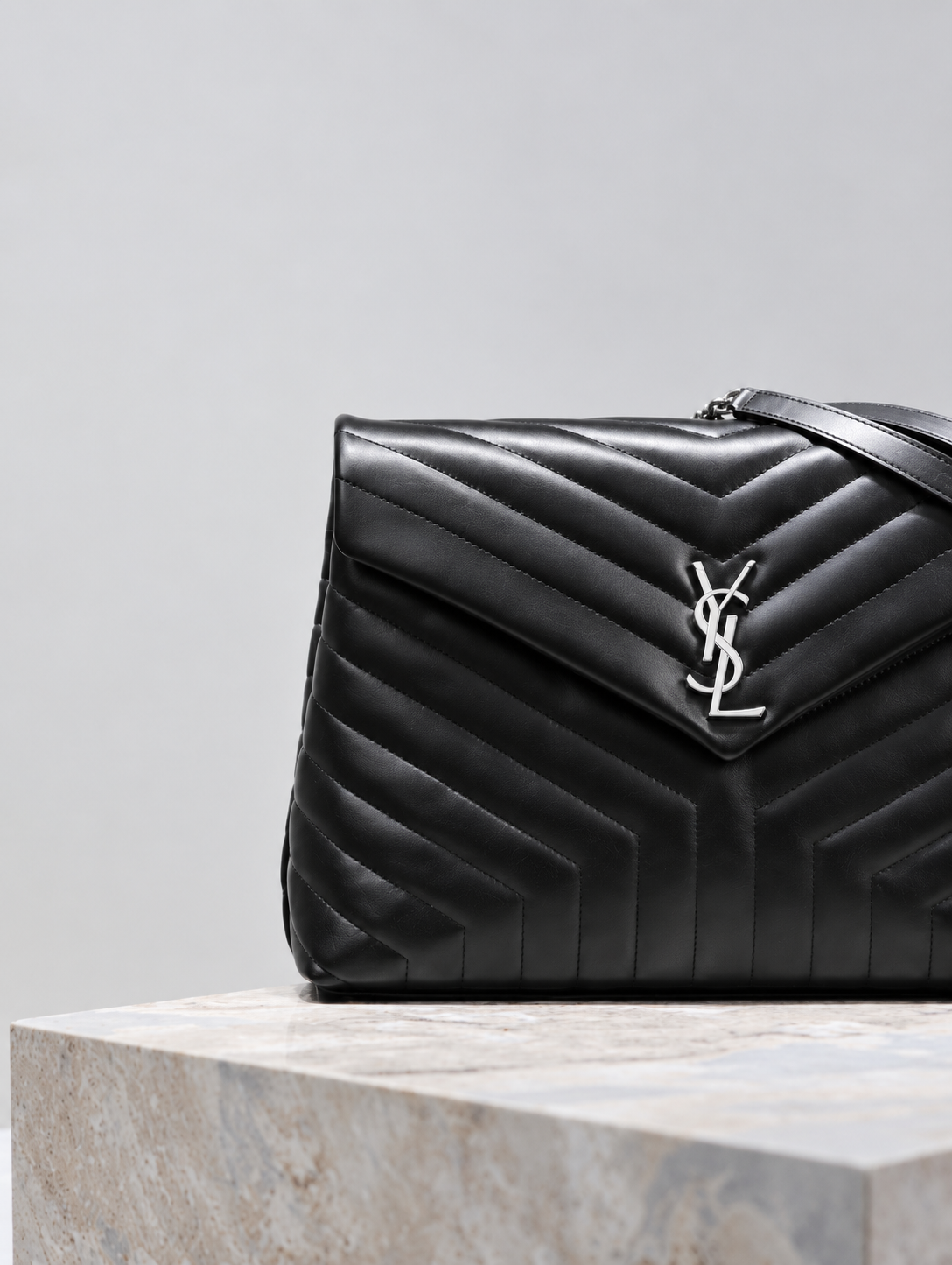 YL LOU LOU MEDIUM | NEGRO CON PLATA