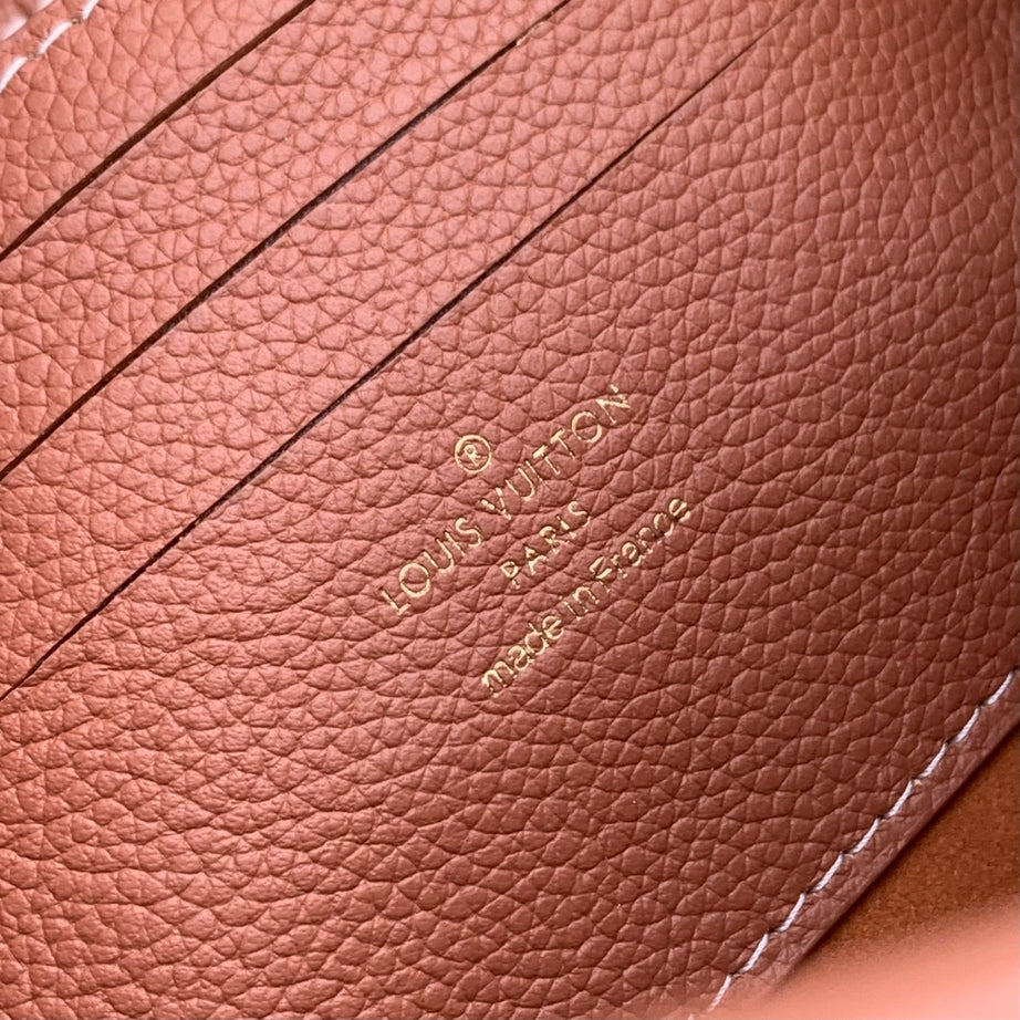 LL WALLET ON CHAIN LOW KEY CAFE