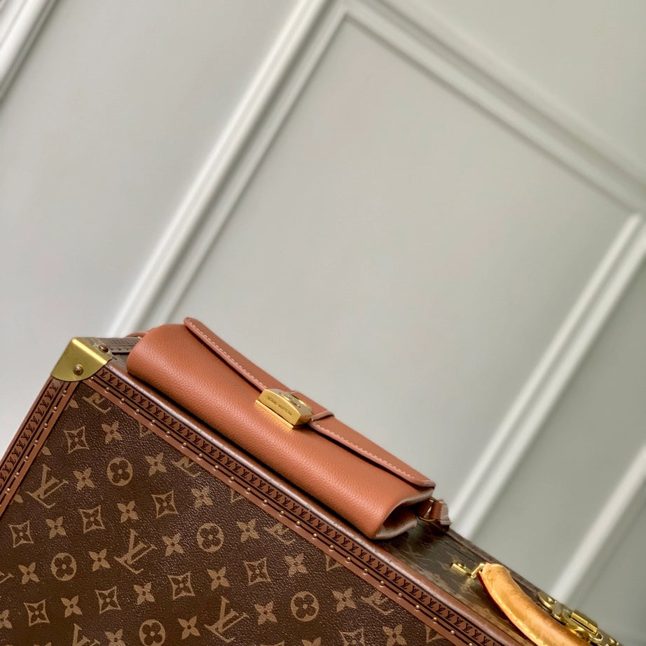 LL WALLET ON CHAIN LOW KEY CAFE