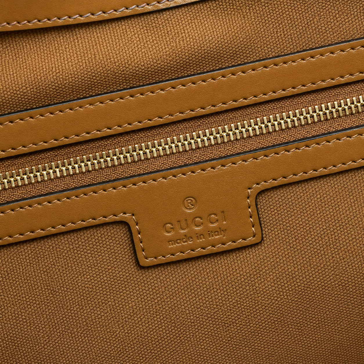 GU EMBLEM LARGE TOTE CAFE