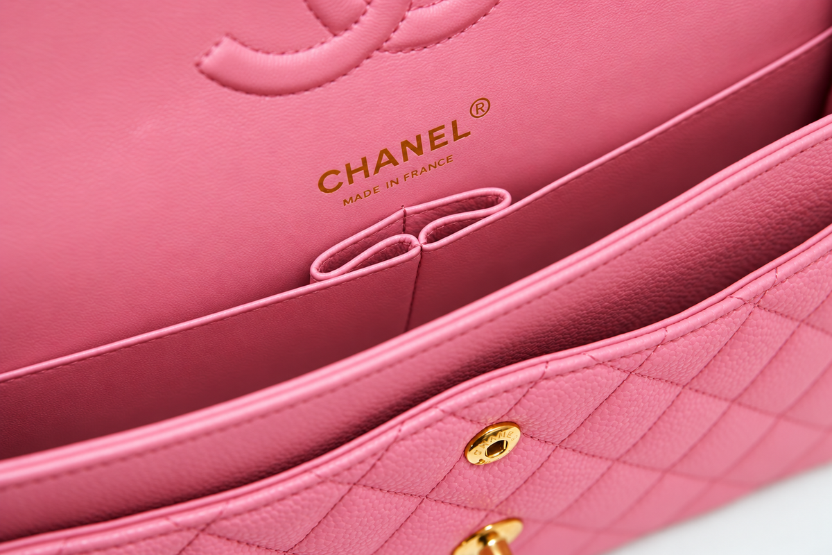 CC CLASSIC 26 FLAP CAVIAR | ROSA HQ