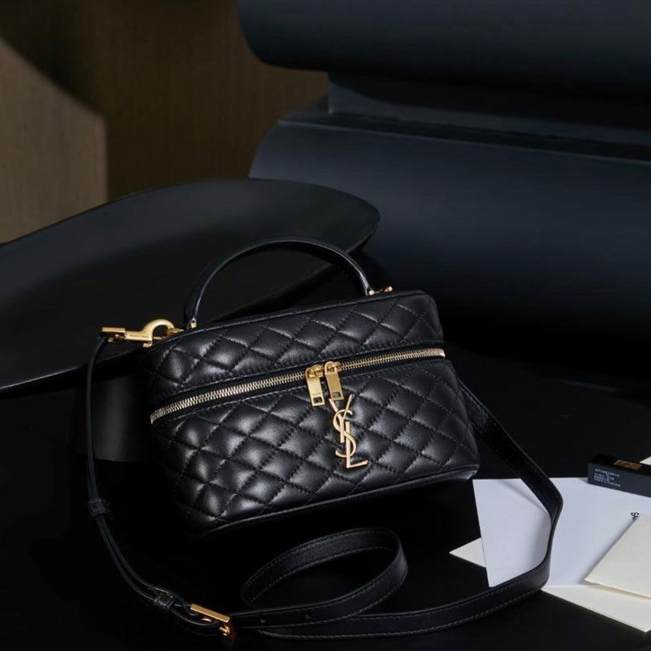 YL GABY VANITY