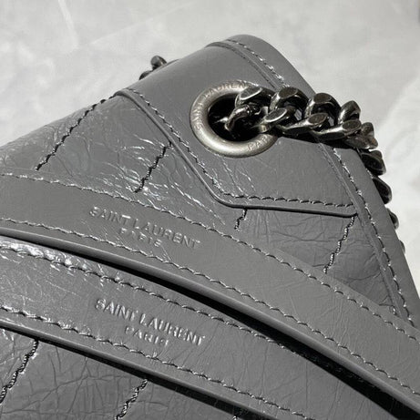 YL NIKI GRIS OBSCURO