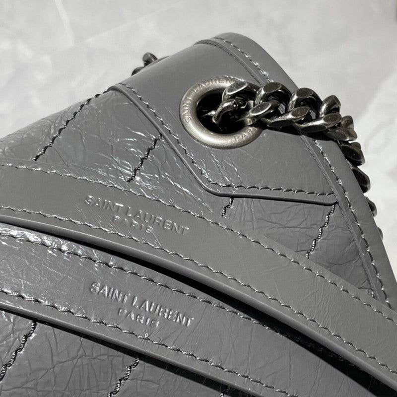 YL NIKI GRIS OBSCURO