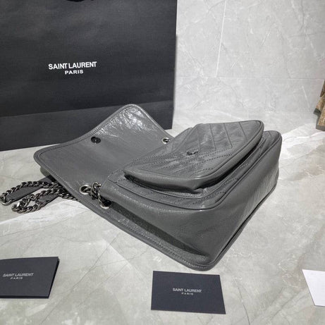 YL NIKI GRIS OBSCURO