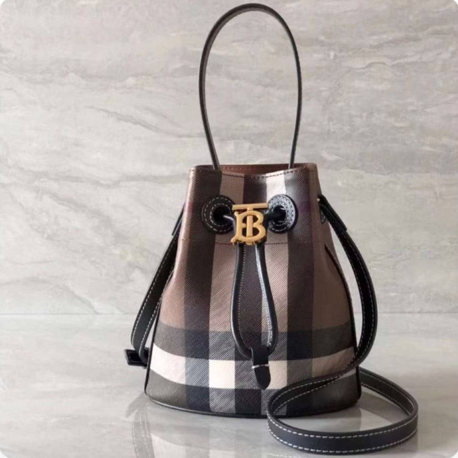BRRY BUCKET