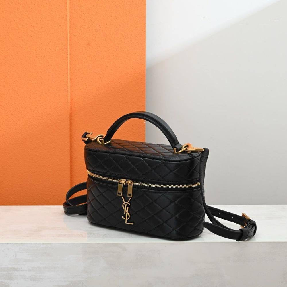 YL GABY VANITY