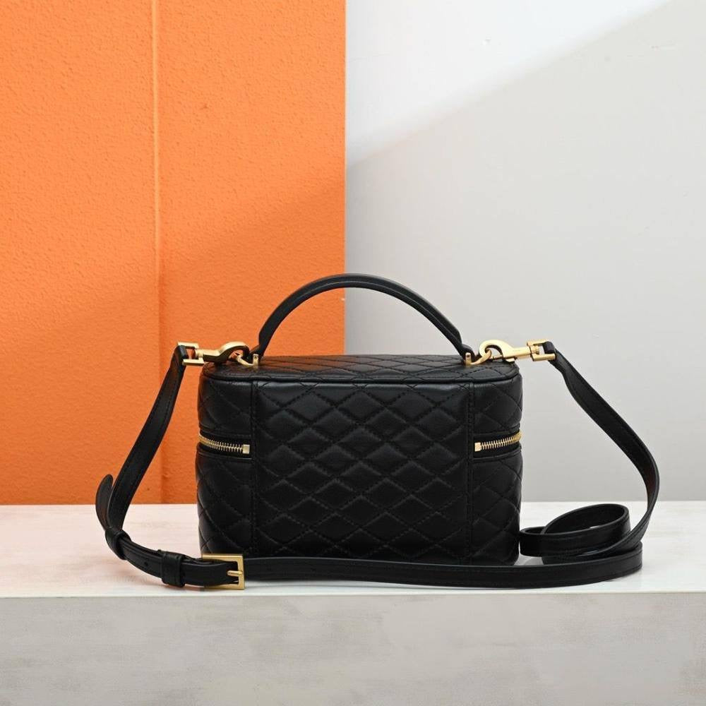 YL GABY VANITY